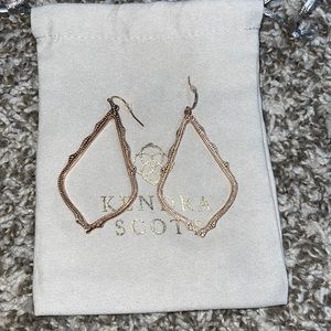 Kendra Sophie drop earrings rose gold. Maybe worn once. Just bought in may.